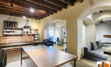 Casa en Renta en Altavista con Uso de Suelo Comercial o Para Oficinas.