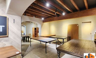 Casa en Renta en Altavista con Uso de Suelo Comercial o Para Oficinas.