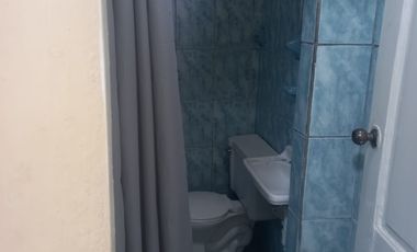 SUITE SEMIAMOBLADA EN RENTA, EN PLANTA BAJA, CON PATIO, EN URDESA CENTRAL, GUAYAQUIL.