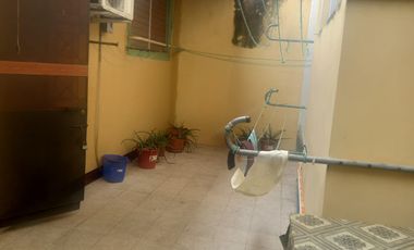 SUITE SEMIAMOBLADA EN RENTA, EN PLANTA BAJA, CON PATIO, EN URDESA CENTRAL, GUAYAQUIL.