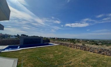 CASA EN VENTA EN FRACCIONAMIENTO LOMAS DE COCOYOC MORELOS