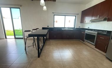 CASA + DEPARTAMENTO  ¡TU REFUGIO SOÑADO A ORILLAS DEL LAGO EN RIVIERA DE CHAPALA! 🌅