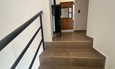CASA + DEPARTAMENTO  ¡TU REFUGIO SOÑADO A ORILLAS DEL LAGO EN RIVIERA DE CHAPALA! 🌅