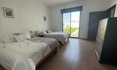 CASA + DEPARTAMENTO  ¡TU REFUGIO SOÑADO A ORILLAS DEL LAGO EN RIVIERA DE CHAPALA! 🌅