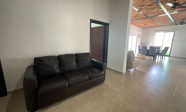 CASA + DEPARTAMENTO  ¡TU REFUGIO SOÑADO A ORILLAS DEL LAGO EN RIVIERA DE CHAPALA! 🌅
