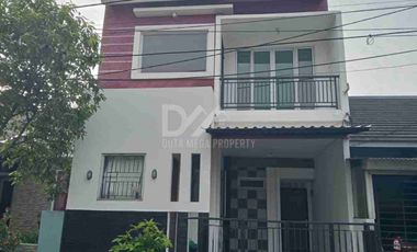 Dijual cepat rumah 2 lantai di Serpong park, Tangerang selatan