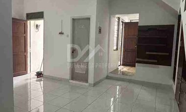 Dijual cepat rumah 2 lantai di Serpong park, Tangerang selatan