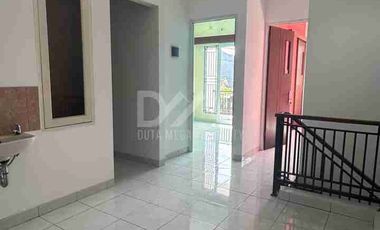 Dijual cepat rumah 2 lantai di Serpong park, Tangerang selatan