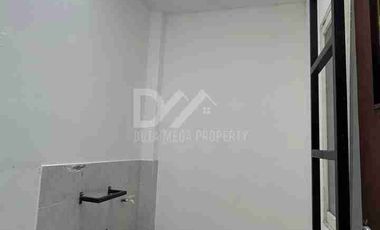 Dijual cepat rumah 2 lantai di Serpong park, Tangerang selatan