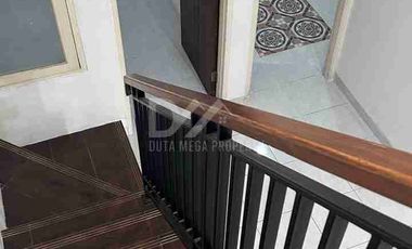 Dijual cepat rumah 2 lantai di Serpong park, Tangerang selatan