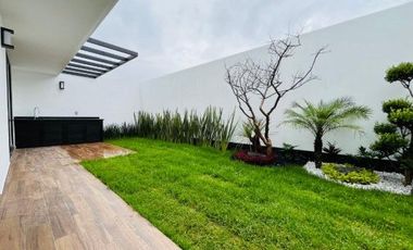 CASA EN VENTA DE 5 RECÁMARAS EN PARQUE CHIAPAS, LOMAS DE ANGELÓPOLIS