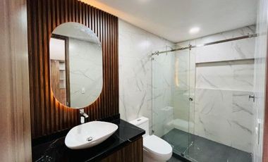 CASA EN VENTA DE 5 RECÁMARAS EN PARQUE CHIAPAS, LOMAS DE ANGELÓPOLIS