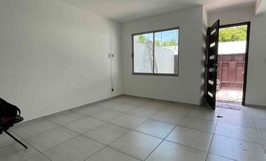 SE VENDE CASA SOLA CON ALBERCA ZONA TRANQUILA  CENTRO JIUTEPEC