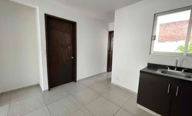 SE VENDE CASA SOLA CON ALBERCA ZONA TRANQUILA  CENTRO JIUTEPEC