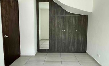 SE VENDE CASA SOLA CON ALBERCA ZONA TRANQUILA  CENTRO JIUTEPEC