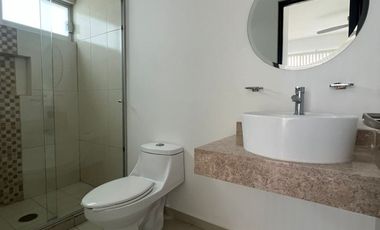 CASA EN RENTA DE UN PISO EN LOMAS DE JURIQUILLA