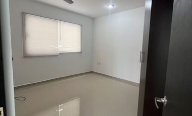 CASA EN RENTA DE UN PISO EN LOMAS DE JURIQUILLA