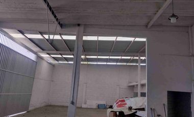 Rento Bodega con oficinas.