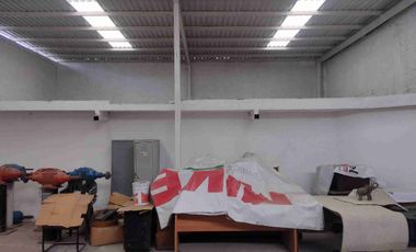 Rento Bodega con oficinas.