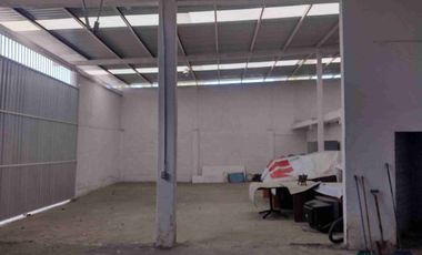 Rento Bodega con oficinas.