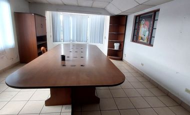 Venta de Terreno 2500 m² con Bodega 850 m² y Oficina 1400 m² Quito