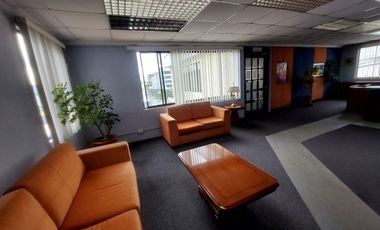 Venta de Terreno 2500 m² con Bodega 850 m² y Oficina 1400 m² Quito