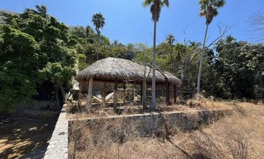 CASA DE PLAYA en Acapulco Guerrero con concesión de playa