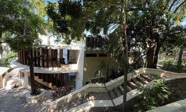 CASA DE PLAYA en Acapulco Guerrero con concesión de playa