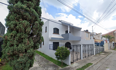 CASA A LA VENTA EN JARDINES DE SAN JOAQUIN,MICH