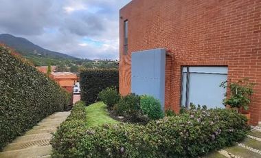 Precio único y de oportunidad! Esta es una oferta imperdible para adquirir una propiedad de alto valor en una de las zonas más cotizadas de la Sabana.