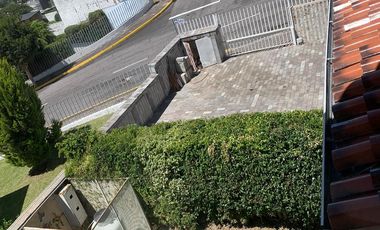 CUMBAYA VENTA CASA DENTRO DE URBANIZACION DE PRIMERA