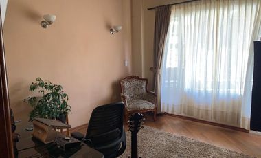 CUMBAYA VENTA CASA DENTRO DE URBANIZACION DE PRIMERA