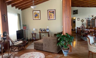 CUMBAYA VENTA CASA DENTRO DE URBANIZACION DE PRIMERA