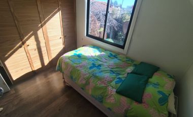 SE ARRIENDA CASA CON QUINCHO, SECTOR RESIDENCIAL LOS ACACIOS, SAN PEDRO DE LA PAZ