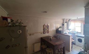 SE ARRIENDA CASA CON QUINCHO, SECTOR RESIDENCIAL LOS ACACIOS, SAN PEDRO DE LA PAZ