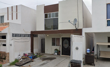 Casa A Precio De Remate Bancario En Puerta del Sol, Reynosa, Tamps.