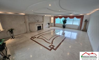 VENTA MAGNÍFICA RESIDENCIA TOTALMENTE  REMODELADA EN INSURGENTES CUICUILCO