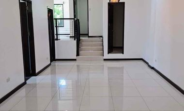 3BR House in GSIS For Rent