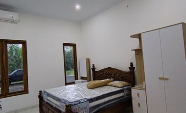 Rumah Keluarga dengan Sentuhan Elegan Tradisional Borobudur