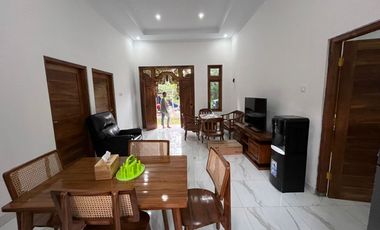 Rumah Keluarga dengan Sentuhan Elegan Tradisional Borobudur