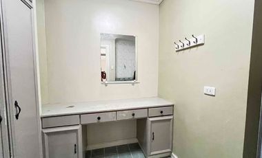 6BR Bare Woodridge House for Rent