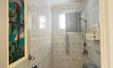 6BR Bare Woodridge House for Rent