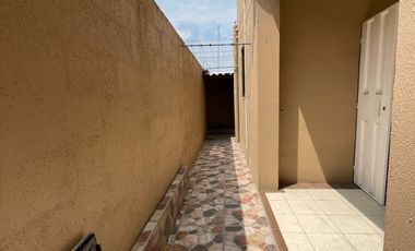CASA REMODELADA EN VENTA URB. LA JOYA ETAPA ÁMBAR