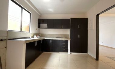 CASA REMODELADA EN VENTA URB. LA JOYA ETAPA ÁMBAR