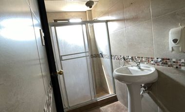CASA REMODELADA EN VENTA URB. LA JOYA ETAPA ÁMBAR