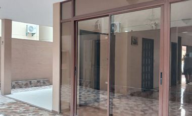 CASA REMODELADA EN VENTA URB. LA JOYA ETAPA ÁMBAR