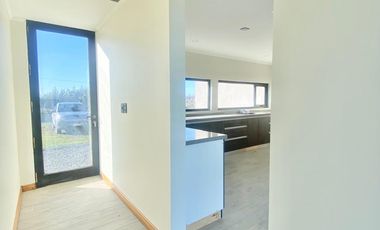 SE VENDE, MARAVILLOSA Y AMPLIA CASA CAMINO A COIHUECO KILOMETRO 7