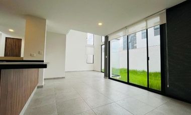 CASA EN RENTA EN ESQUINA PARQUE OAXACA, 2 RECÁMARAS