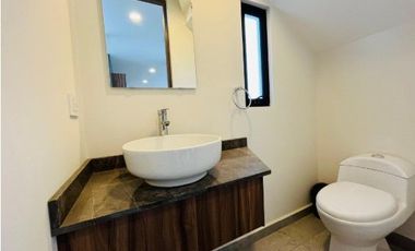 CASA EN RENTA EN ESQUINA PARQUE OAXACA, 2 RECÁMARAS
