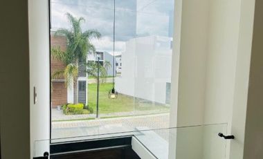 CASA EN RENTA EN ESQUINA PARQUE OAXACA, 2 RECÁMARAS